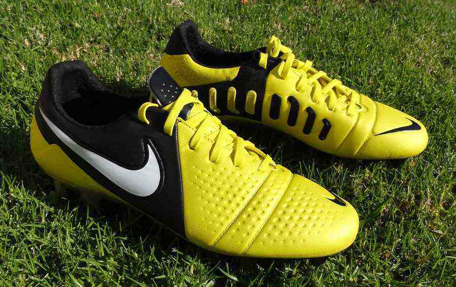 Sepatu Khusus Bagi Playmaker Murahgrosir