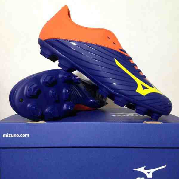 harga sepatu futsal mizuno