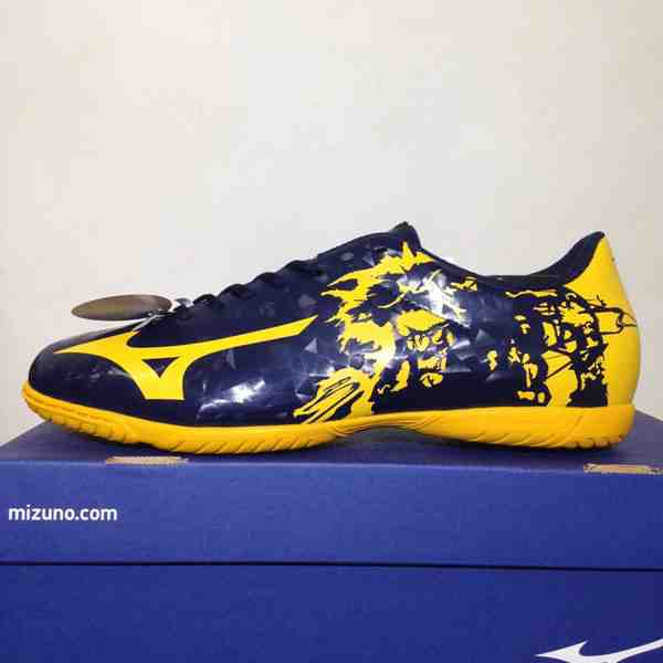 sepatu futsal mizuno