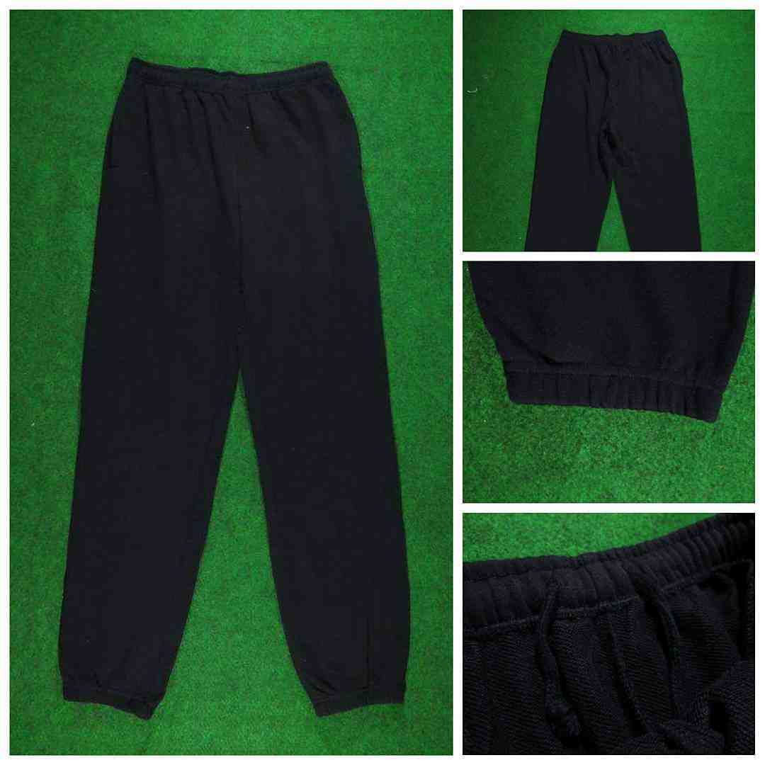 Jual Jogger  Uniqlo Cut Label warna Hitam Original Baru 