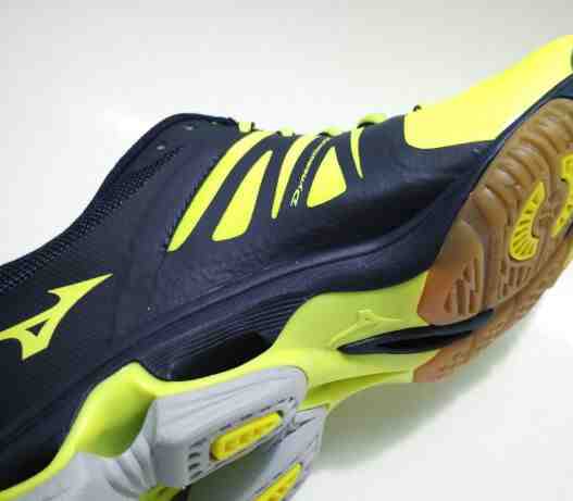 Jual SEPATU  VOLLY  BADMINTON MIZUNO WAVE LIGHTNING Z2 