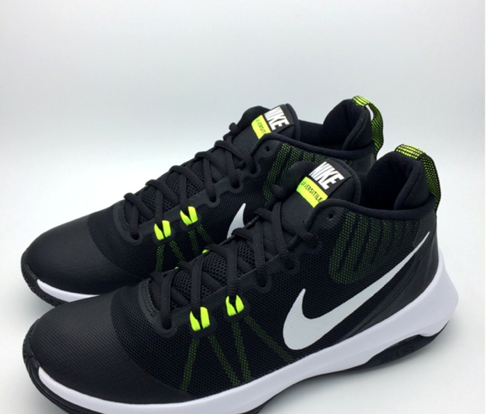 Jual Sepatu Basket Nike Air Versitile  Black White 852431 