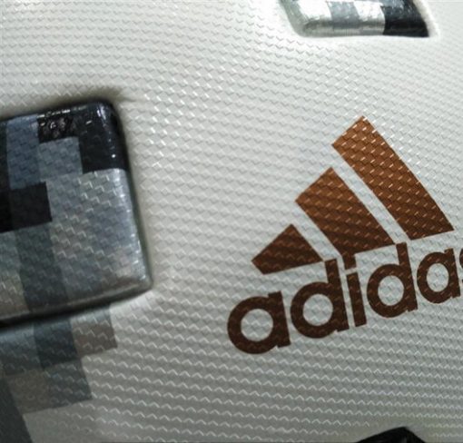 bola sepak adidas