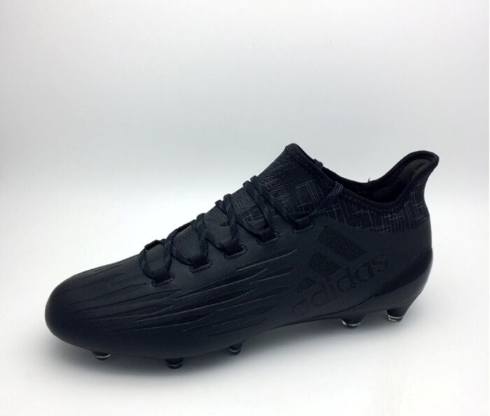 Featured image of post Sepatu Sepakbola Adidas Terbaru Sepatu spike merupakan atribut penting dalam bermain sepak bola