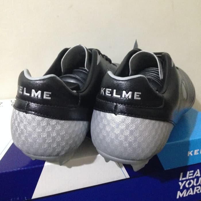  Sepatu  Bola Kelme  Infinite Soccer Black Silver 1217026 