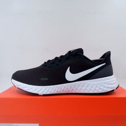 Sepatu Running/Lari Nike Revolution 5 Black White BQ3204-002 Original Murah